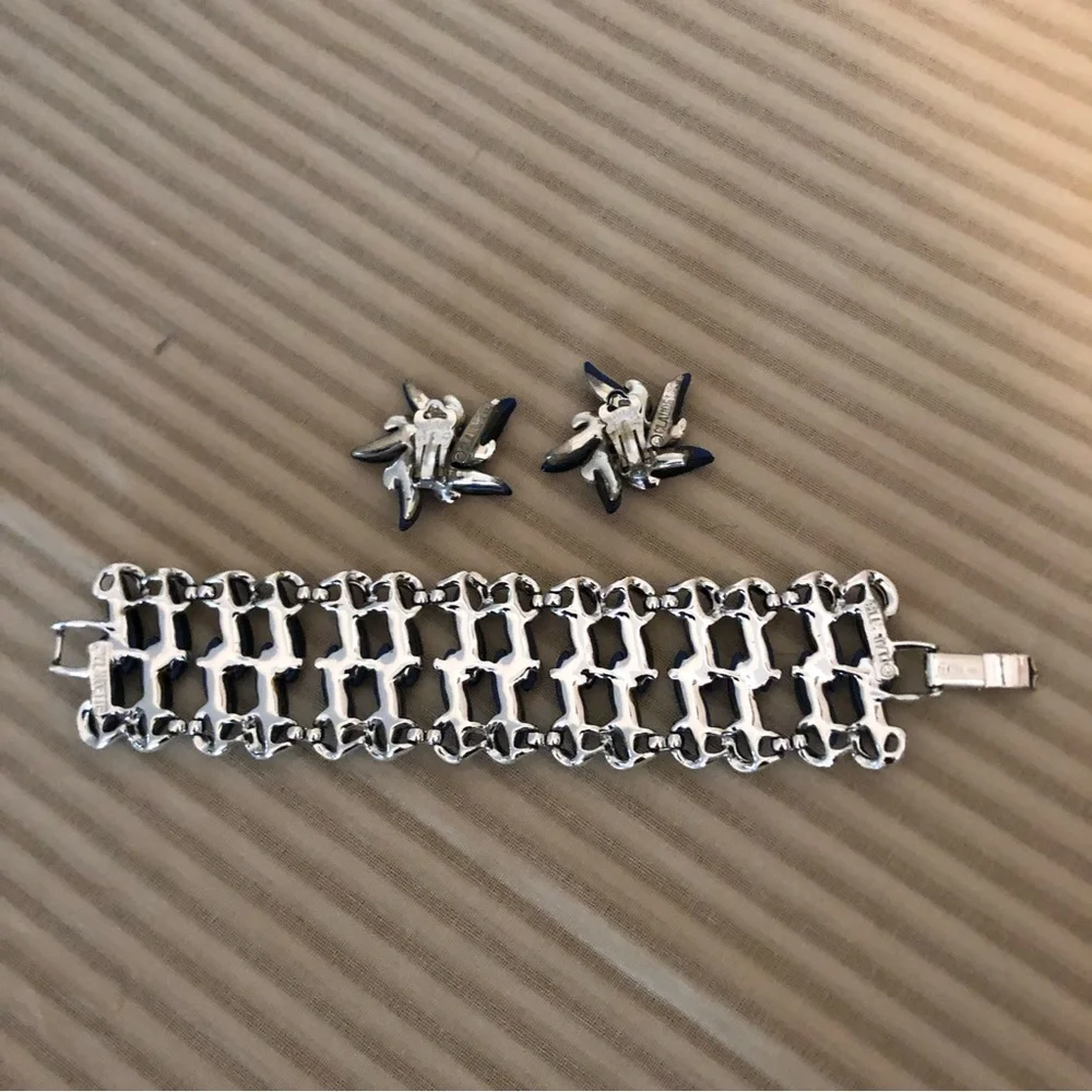 Claudette Vintage 2pc Jewelry - Picture 2 of 5